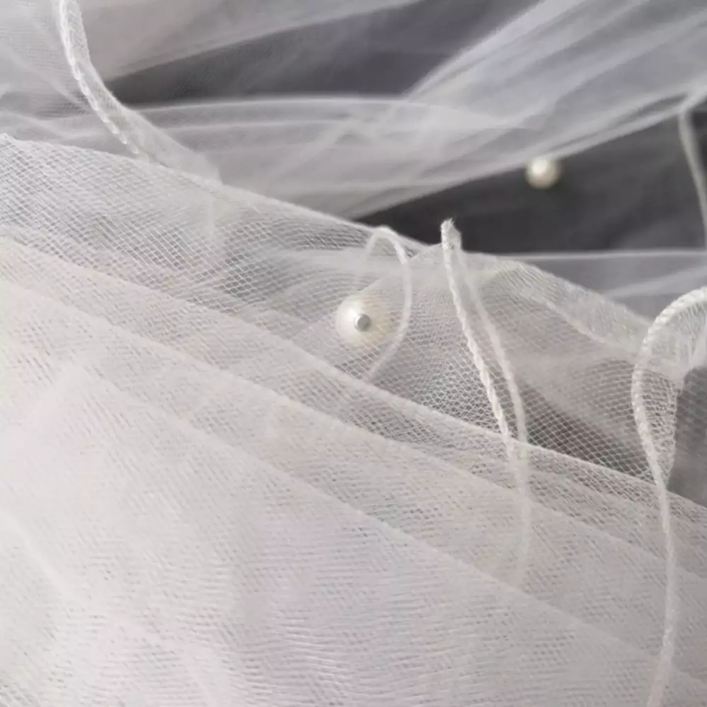 White Tiered Tulle Veil for Girls, 65cm with Hair Clip or Comb 8979