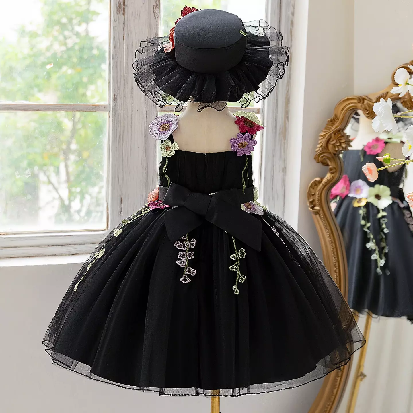 Dress & Hat Set - Aoi (Black) | Floral Applique Flower Girl Dress