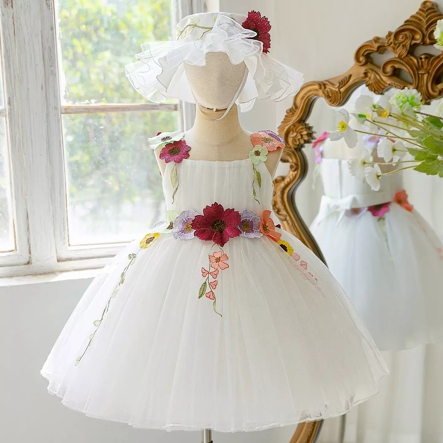 Dress & Hat Set - Aoi (White) | Floral Applique Flower Girl Dress