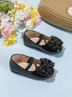 Baby, Toddler & Girls Black Patent Petal Bow Mary Jane Shoes | Lucys 10482