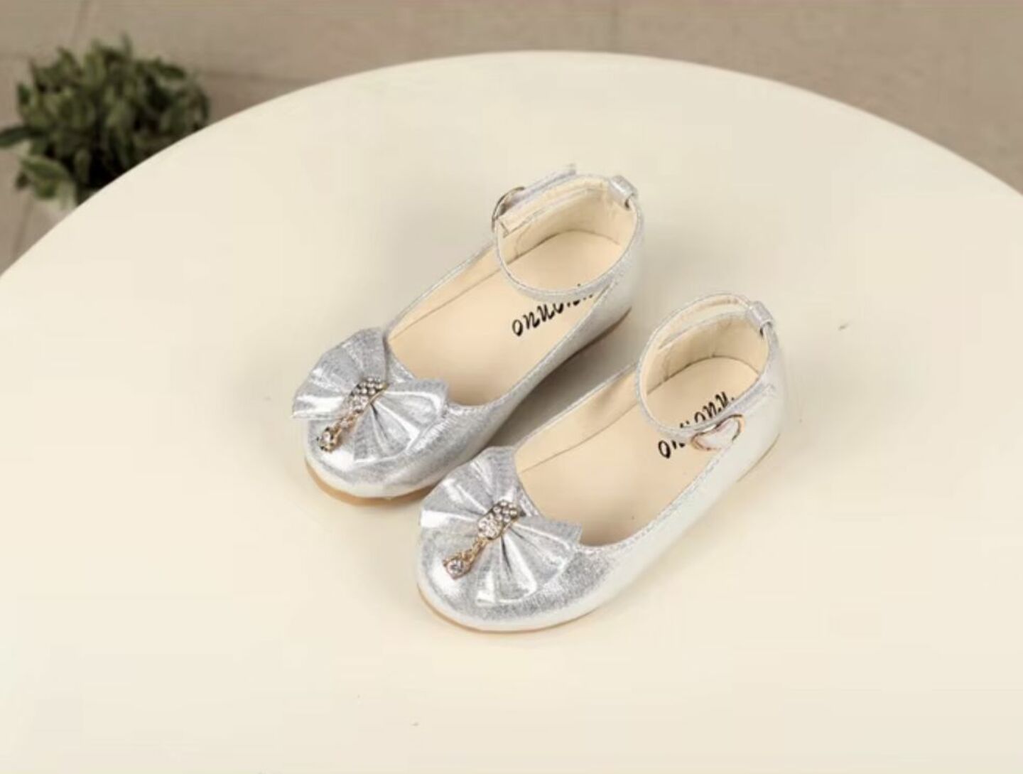 Toddler & Girls Silver Sparkle Finish Jewelled Bow Dress Shoes | Lucys 10814