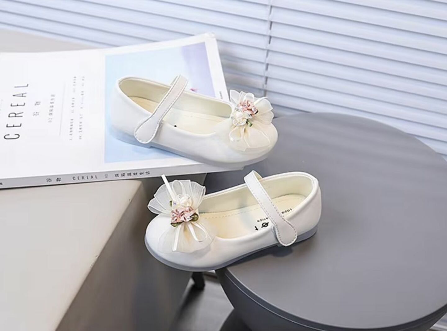 Toddler & Young Girls Ivory Rosebud Bow Mary Jane Party Flats | Lucys 10544