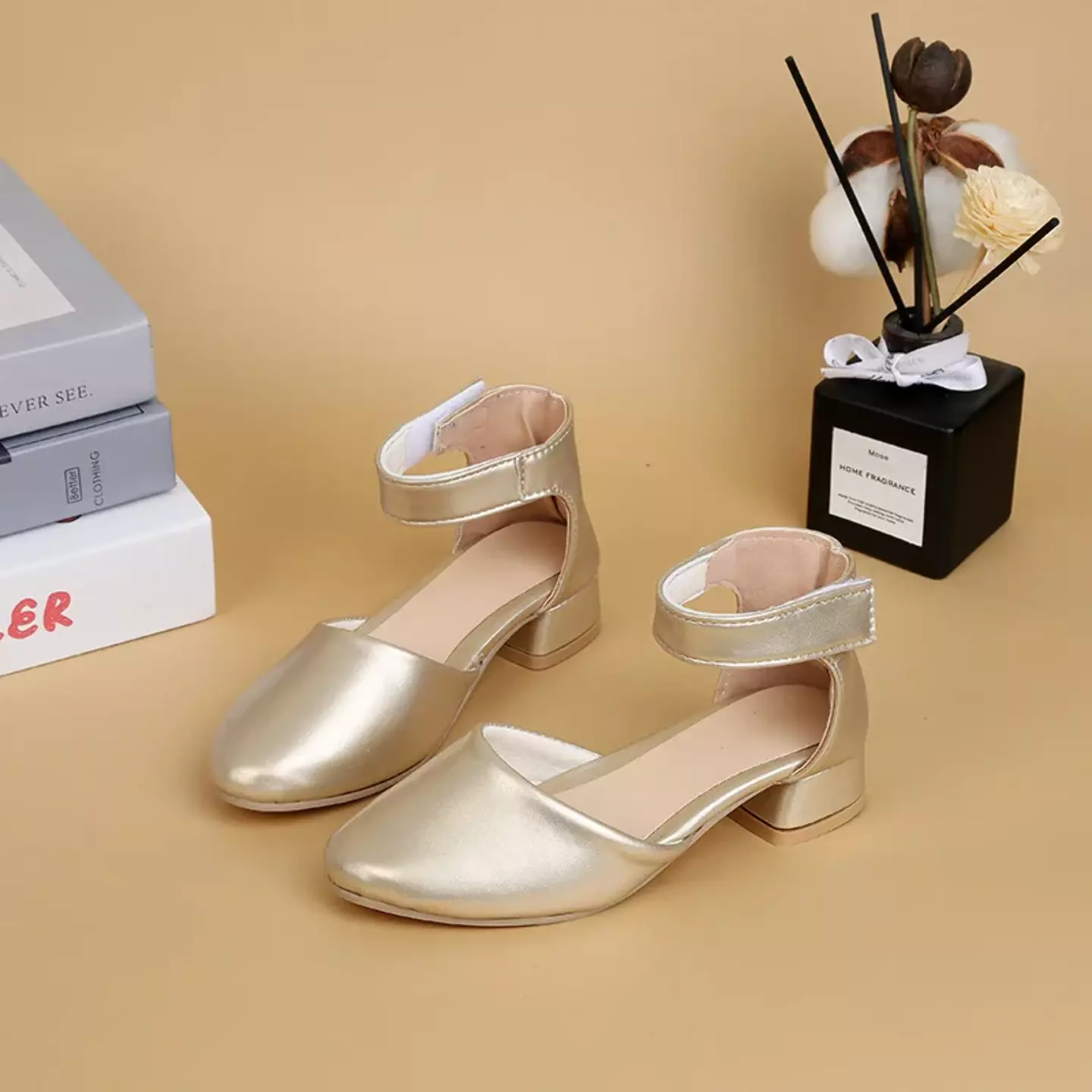 Shoes 11113 (Gold)
