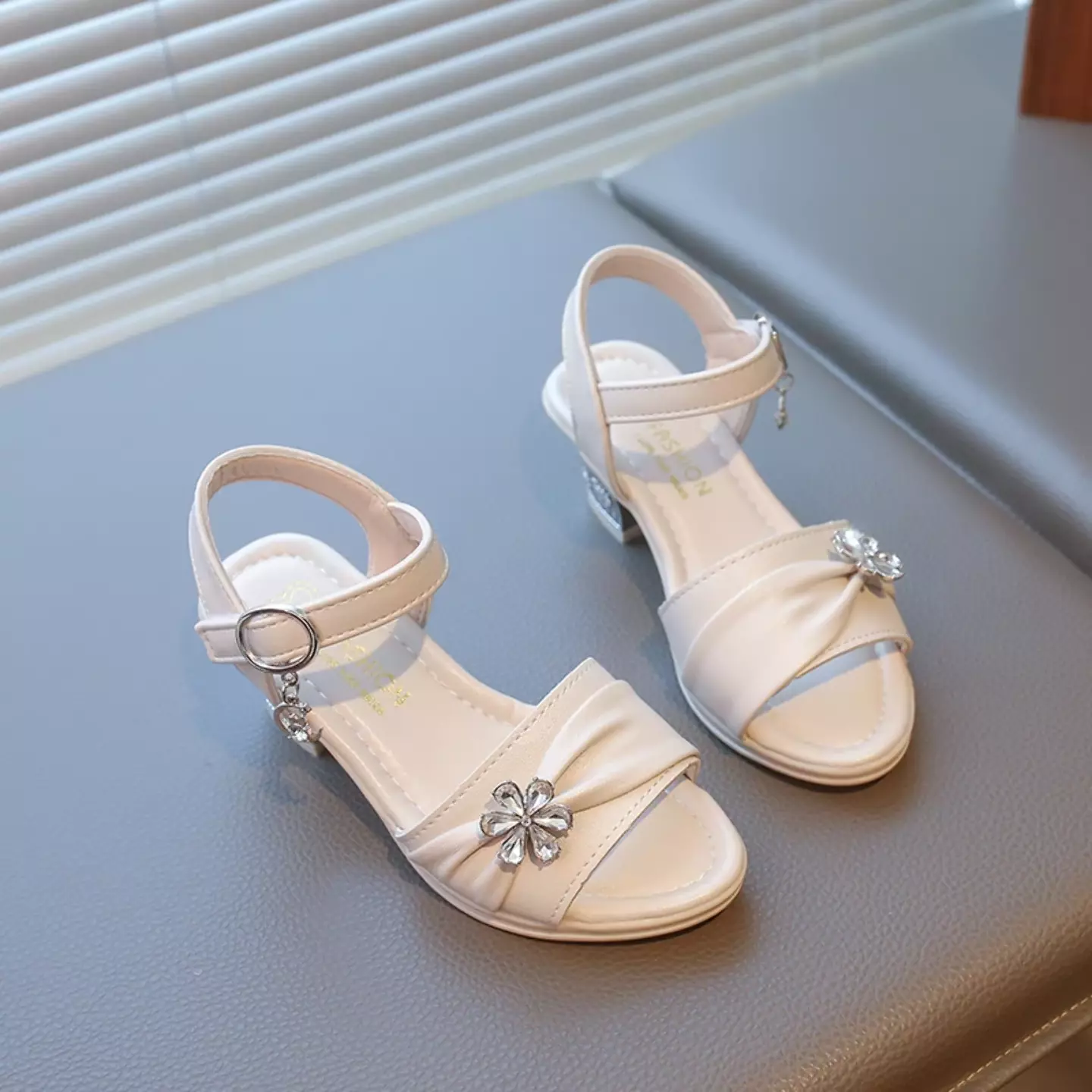 Shoes 11134 (Ivory)
