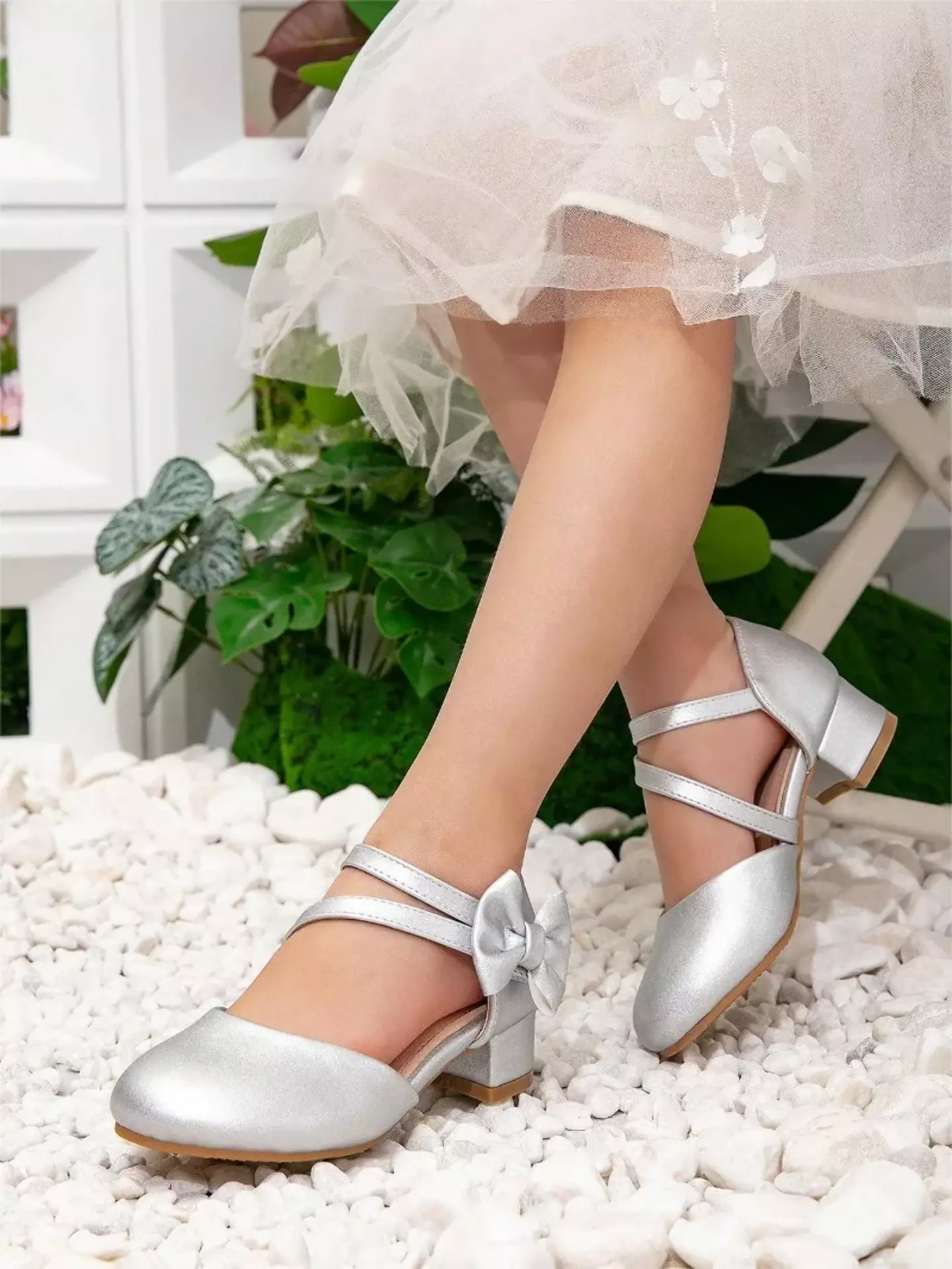 Girls Silver Side Bow Crossover Dress Shoes | Lucys 11153