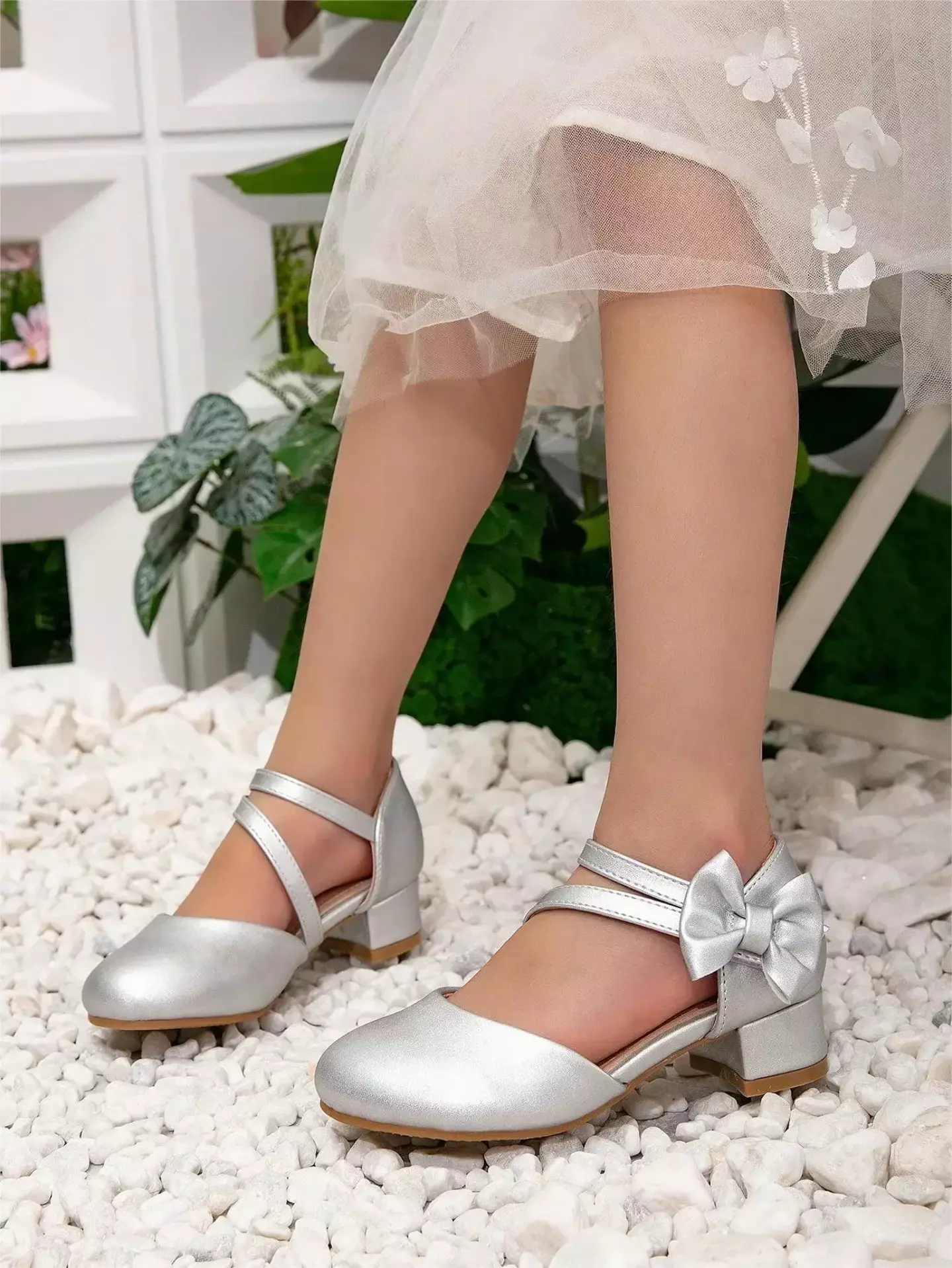 Girls Silver Side Bow Crossover Dress Shoes | Lucys 11153