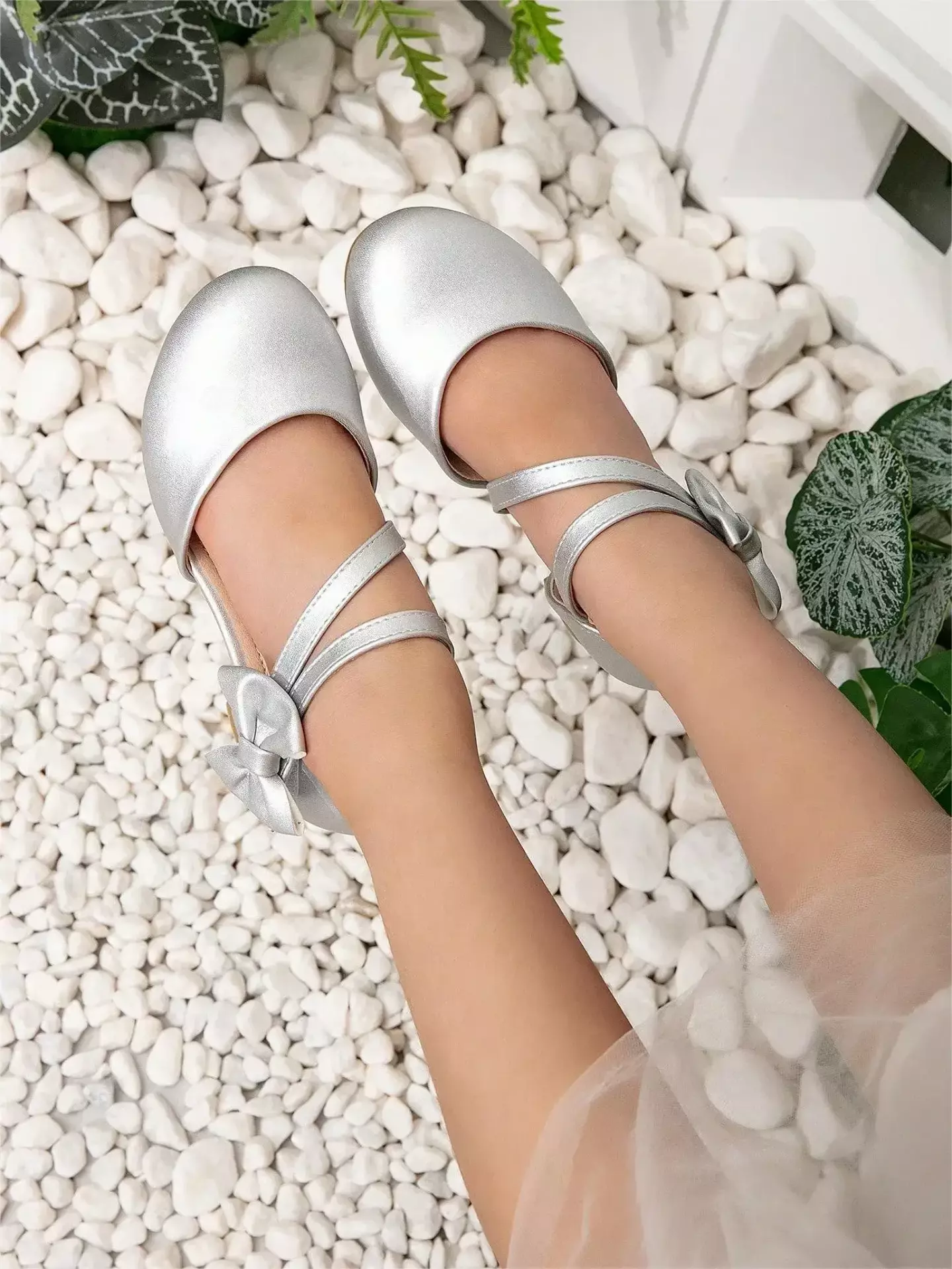Girls Silver Side Bow Crossover Dress Shoes | Lucys 11153