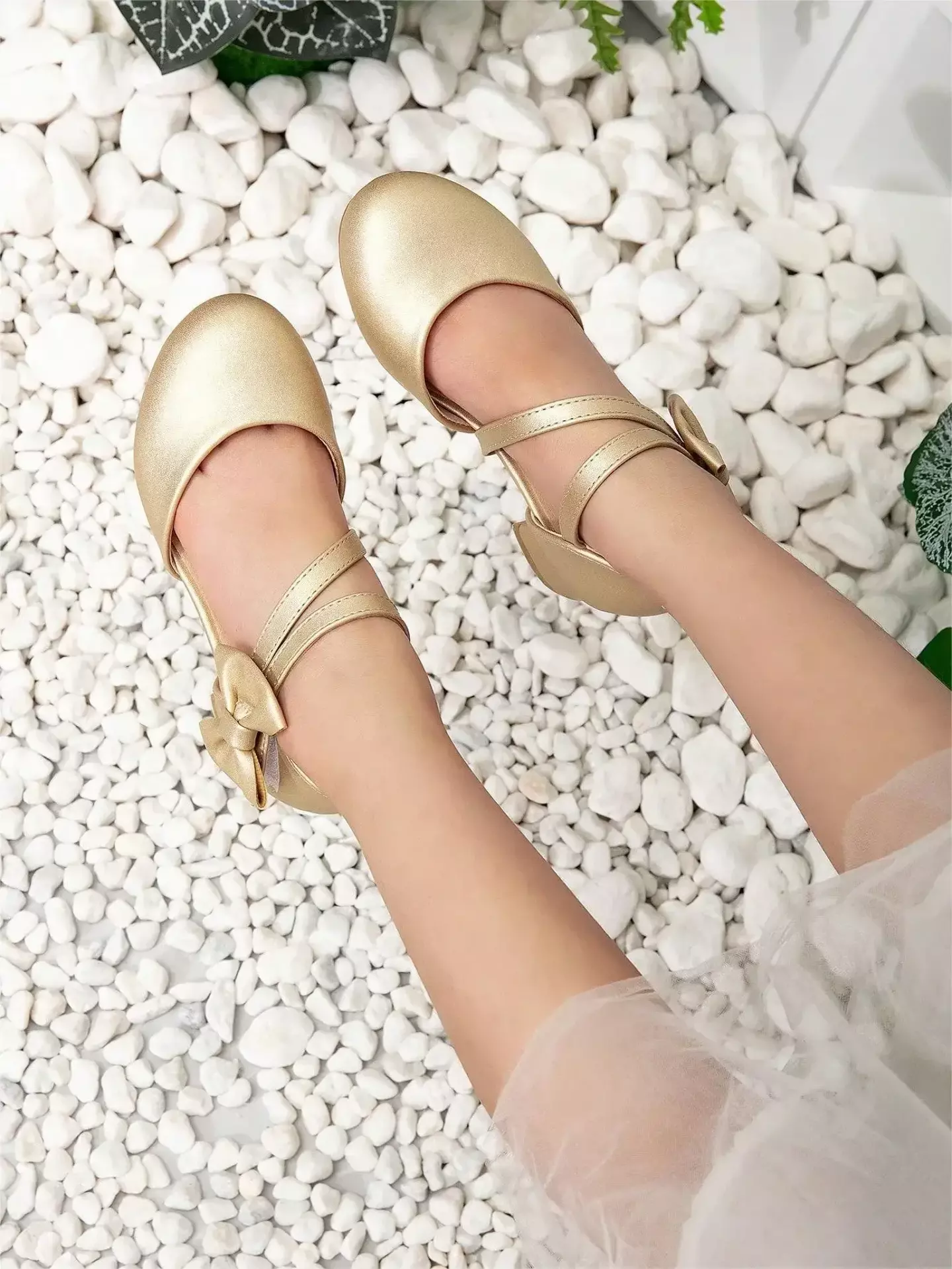 Girls Gold Side Bow Crossover Dress Shoes | Lucys 11152
