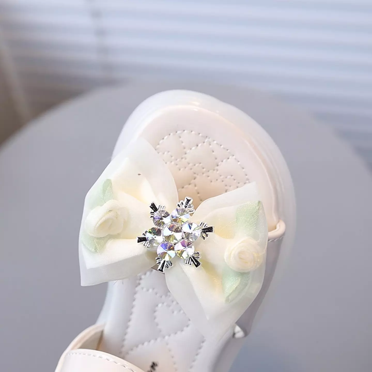 Baby, Toddler & Young Girls Ivory Star Centre Bow Sandals | Lucys 11299