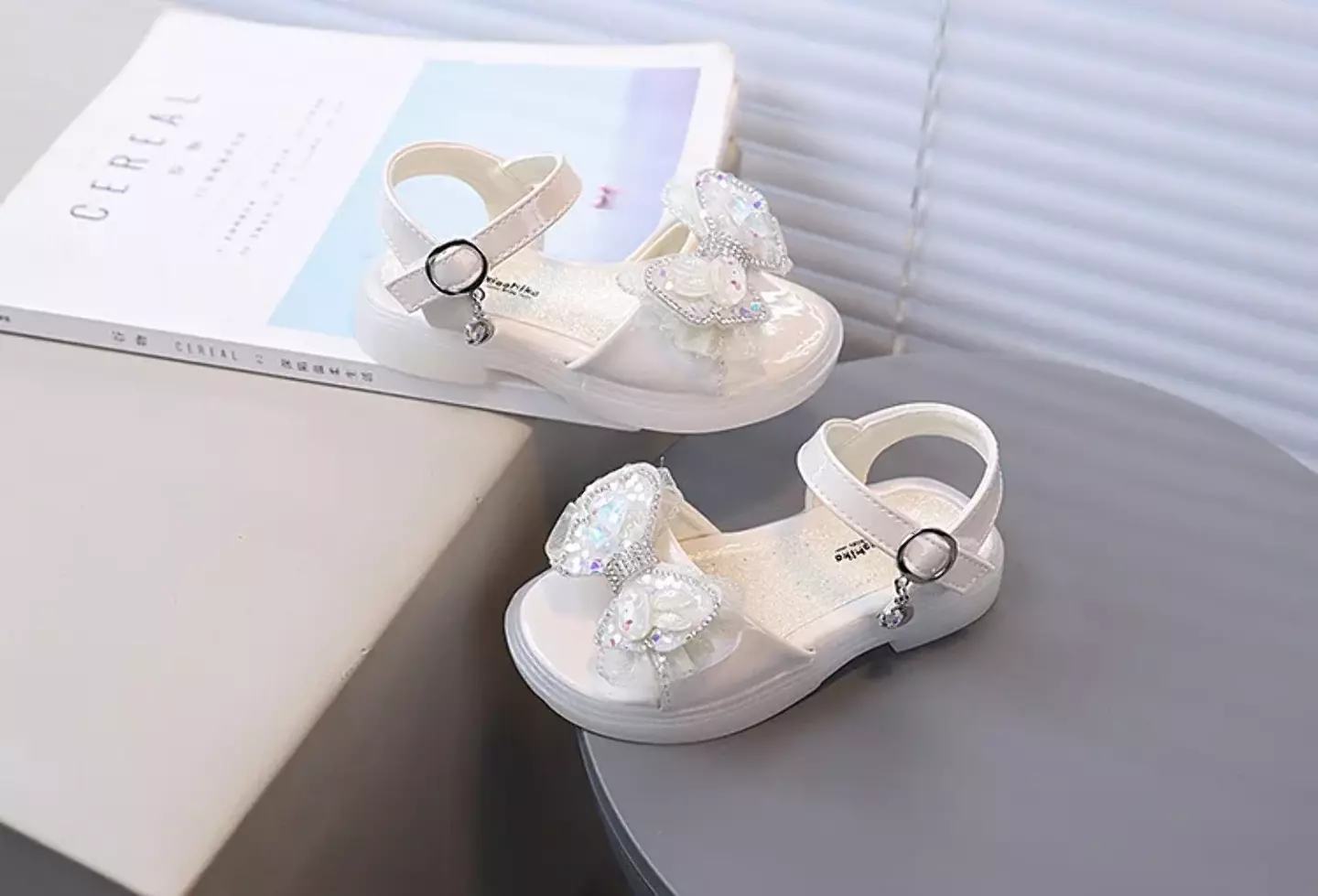 Baby, Toddler & Young Girls Ivory Heart Confetti Bow Ankle Ring Sandals | Lucys 11302