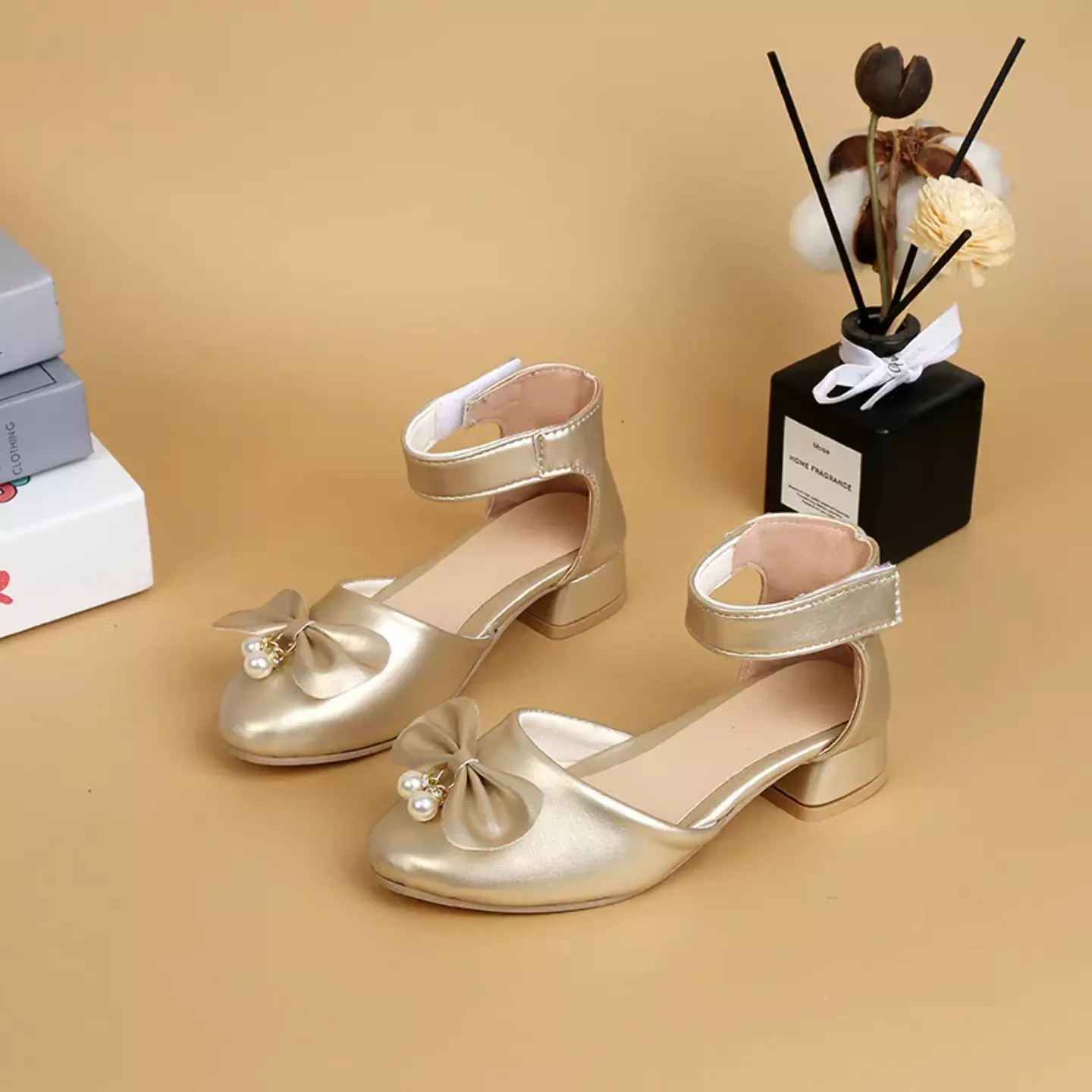 Shoes 11330 (Gold)
