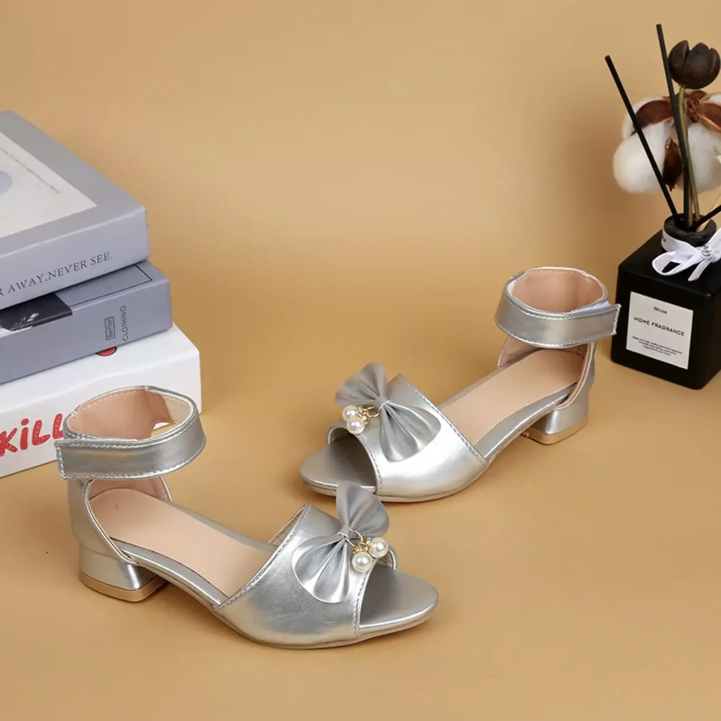 Young Girls & Girls Silver Butterfly Knot Block Heel Sandals | Lucys 11452