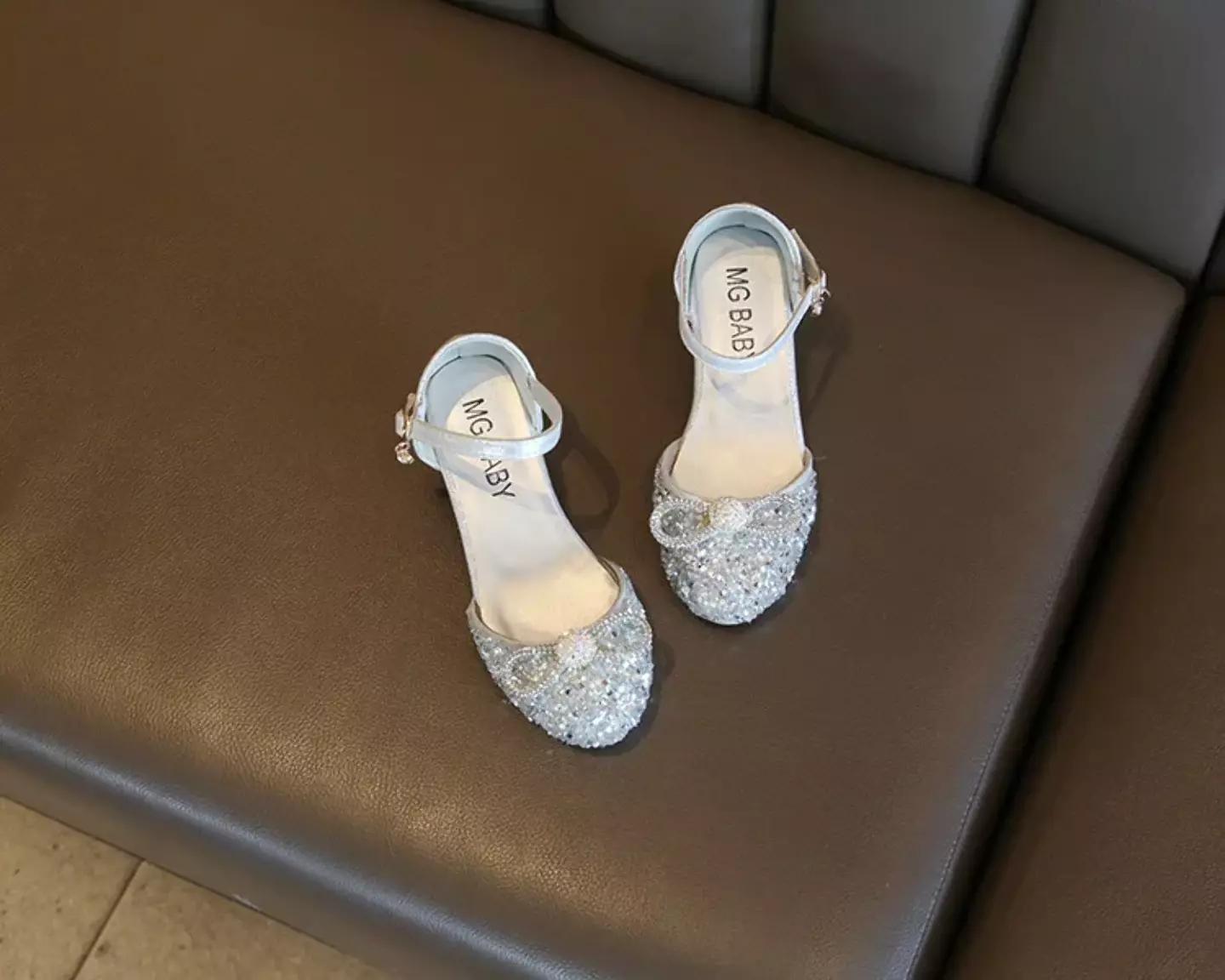 Young Girls & Girls Silver Crystal Rimmed Toe Cap Bow Dress Shoes | Lucys 11465