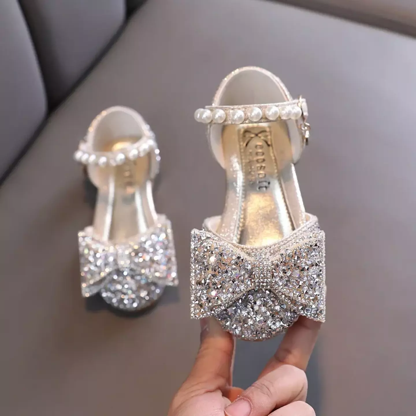 Toddler, Young Girls & Girls Ivory Pearl Rail Glitter Bow Dress Shoes | Lucys 11508
