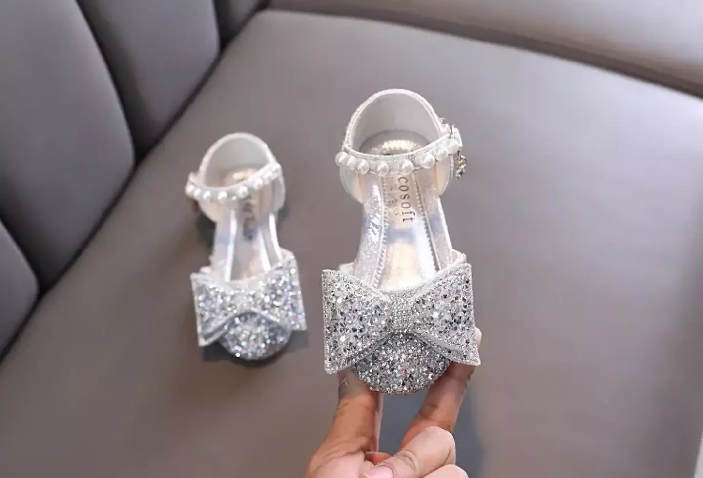 Toddler, Young Girls & Girls Ivory Pearl Rail Glitter Bow Dress Shoes | Lucys 11508