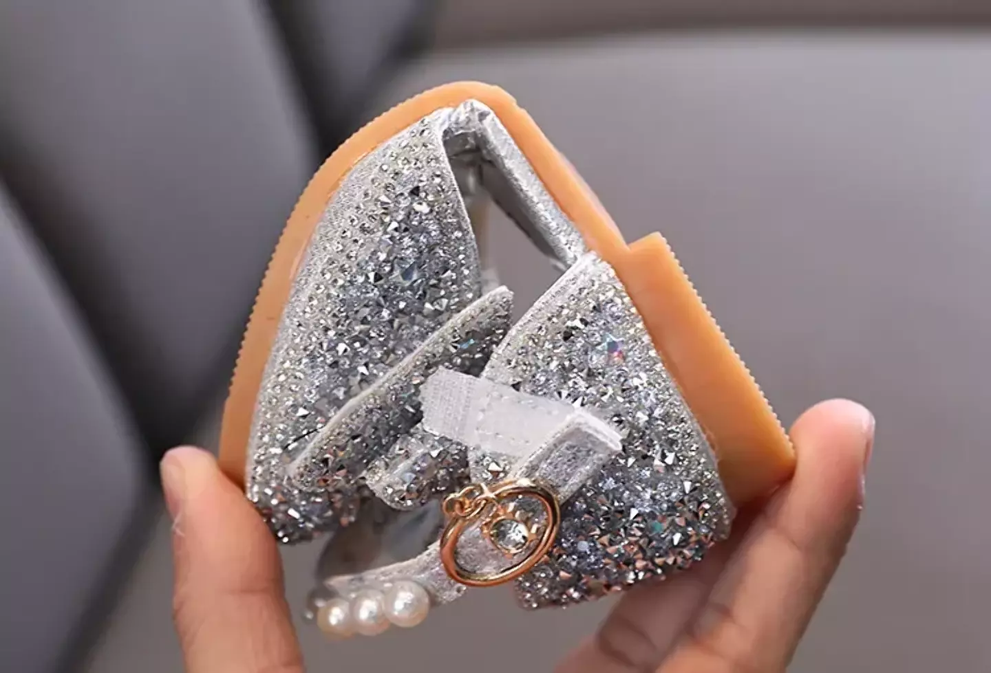 Toddler, Young Girls & Girls Silver Pearl Rail Glitter Bow Dress Shoes | Lucys 11510