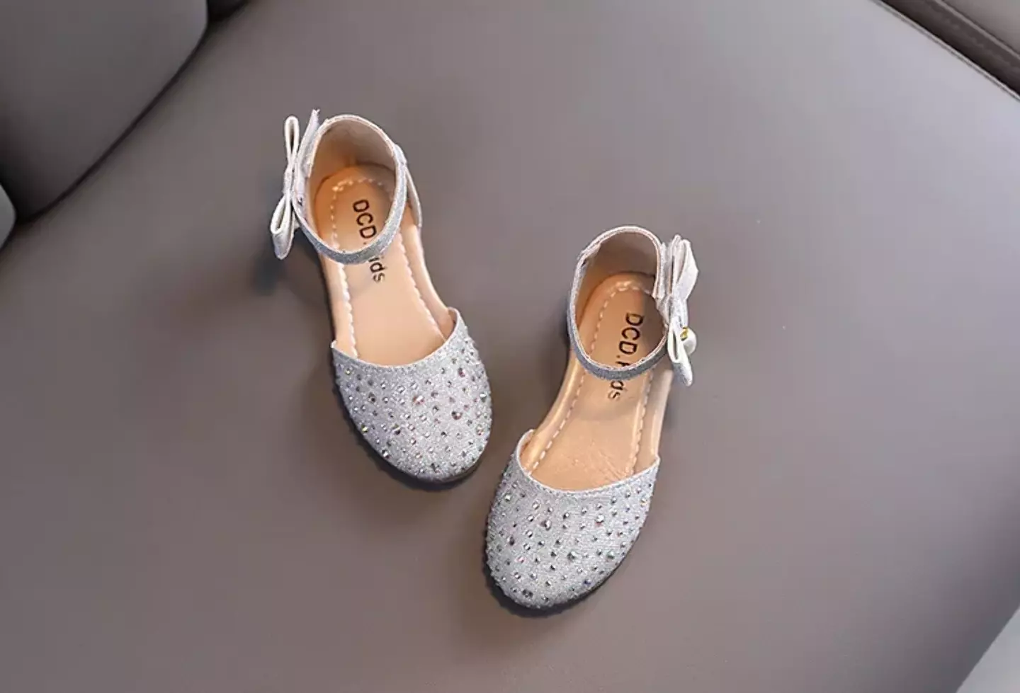 Toddler, Young Girls & Girls Grey Glitter Pearl Bow Dress Shoes | Lucys 11589