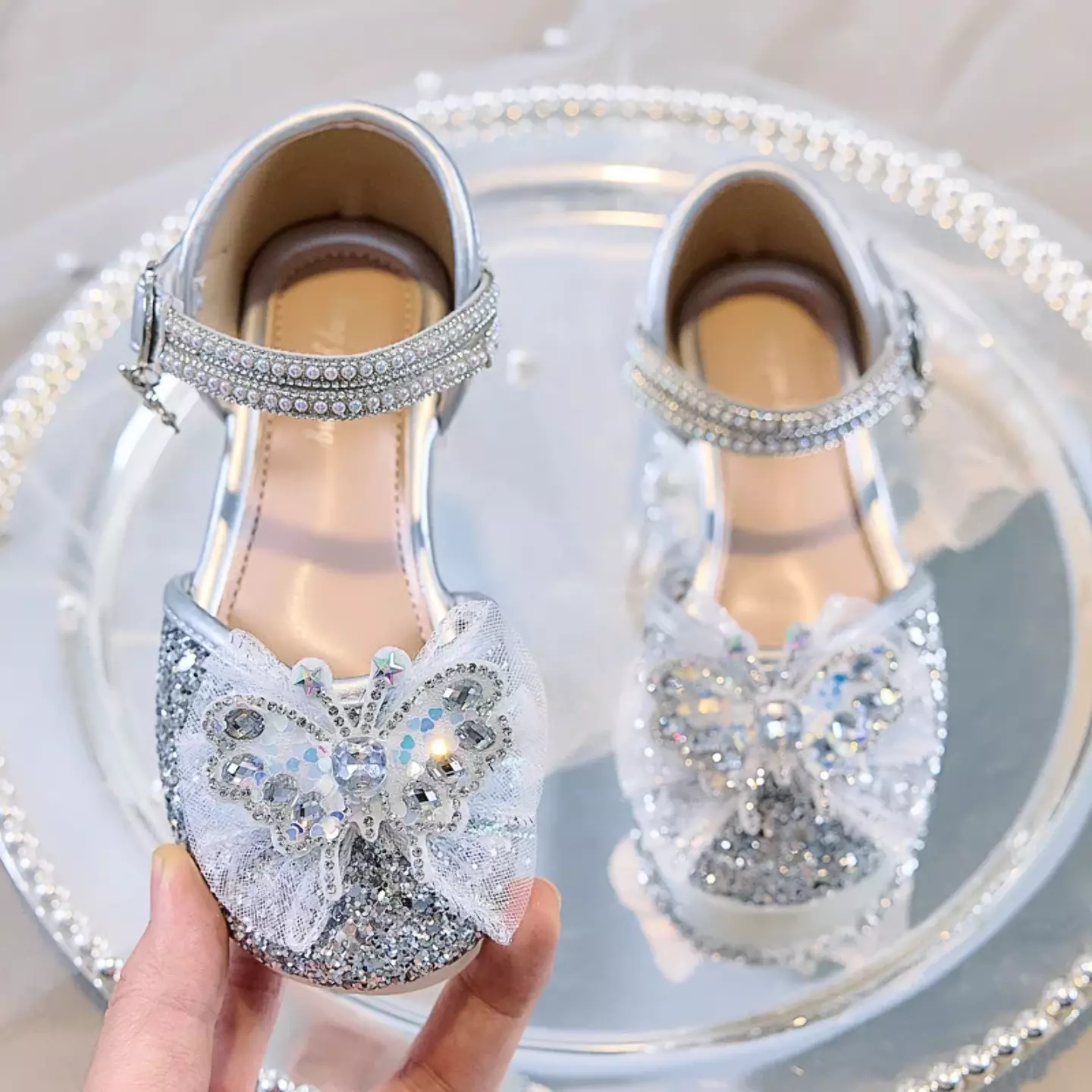 Young Girls & Girls Silver Gossamer Plume Bow Dress Shoes | Lucys 11665