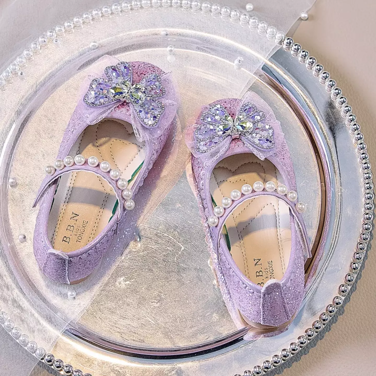 Young Girls & Girls Lavender Spectrum Sheen Pearl Trim Dress Shoes | Lucys 11686