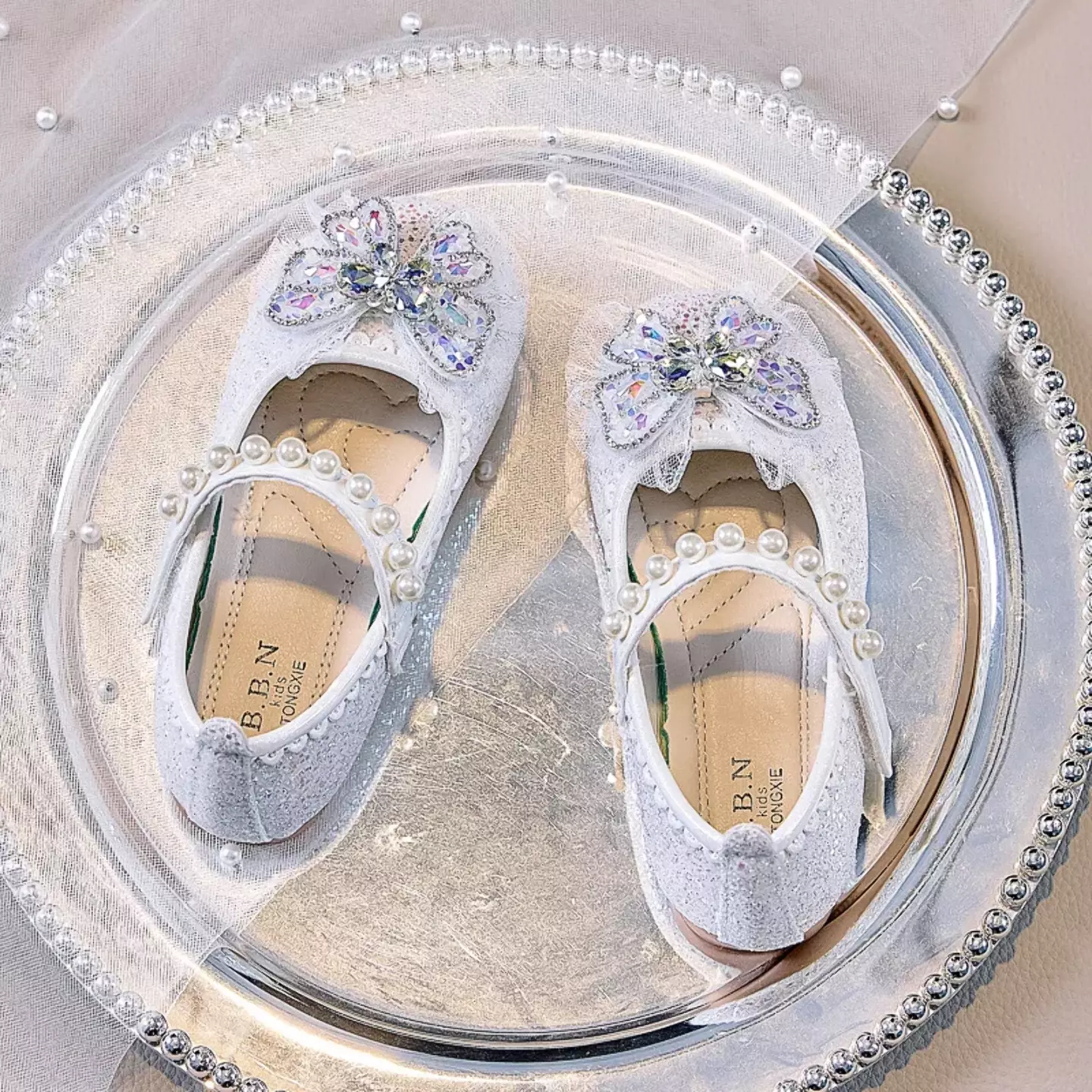 Young Girls & Girls Ivory Spectrum Sheen Pearl Trim Dress Shoes | Lucys 11687