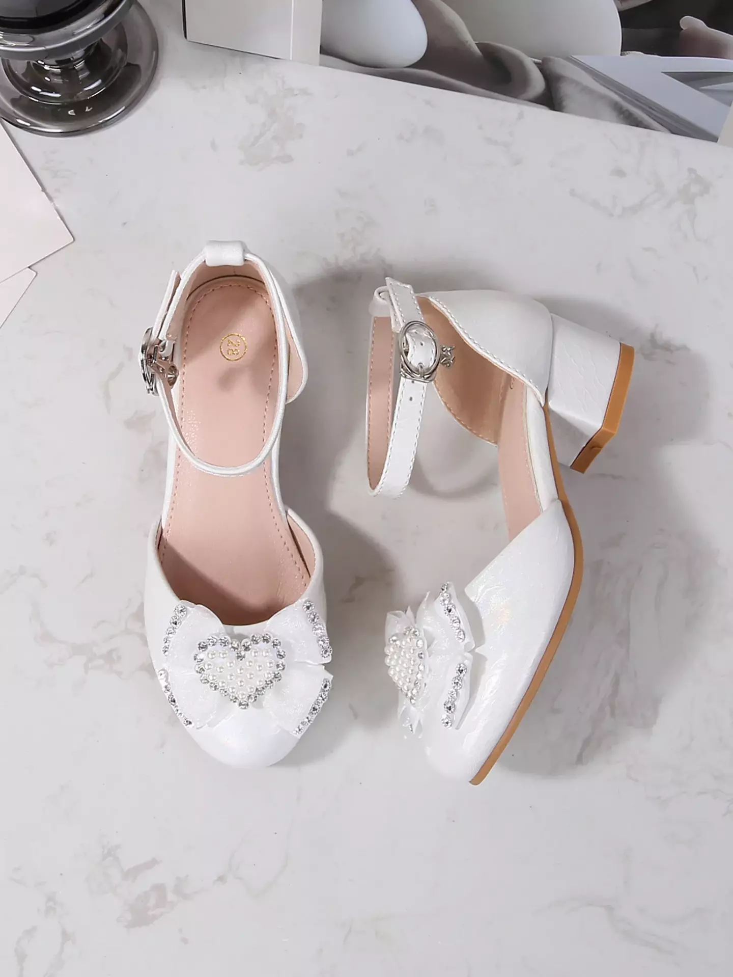 Young Girls & Girls White Glaze Ripple Pearl Heart Dress Shoes | Lucys 11697
