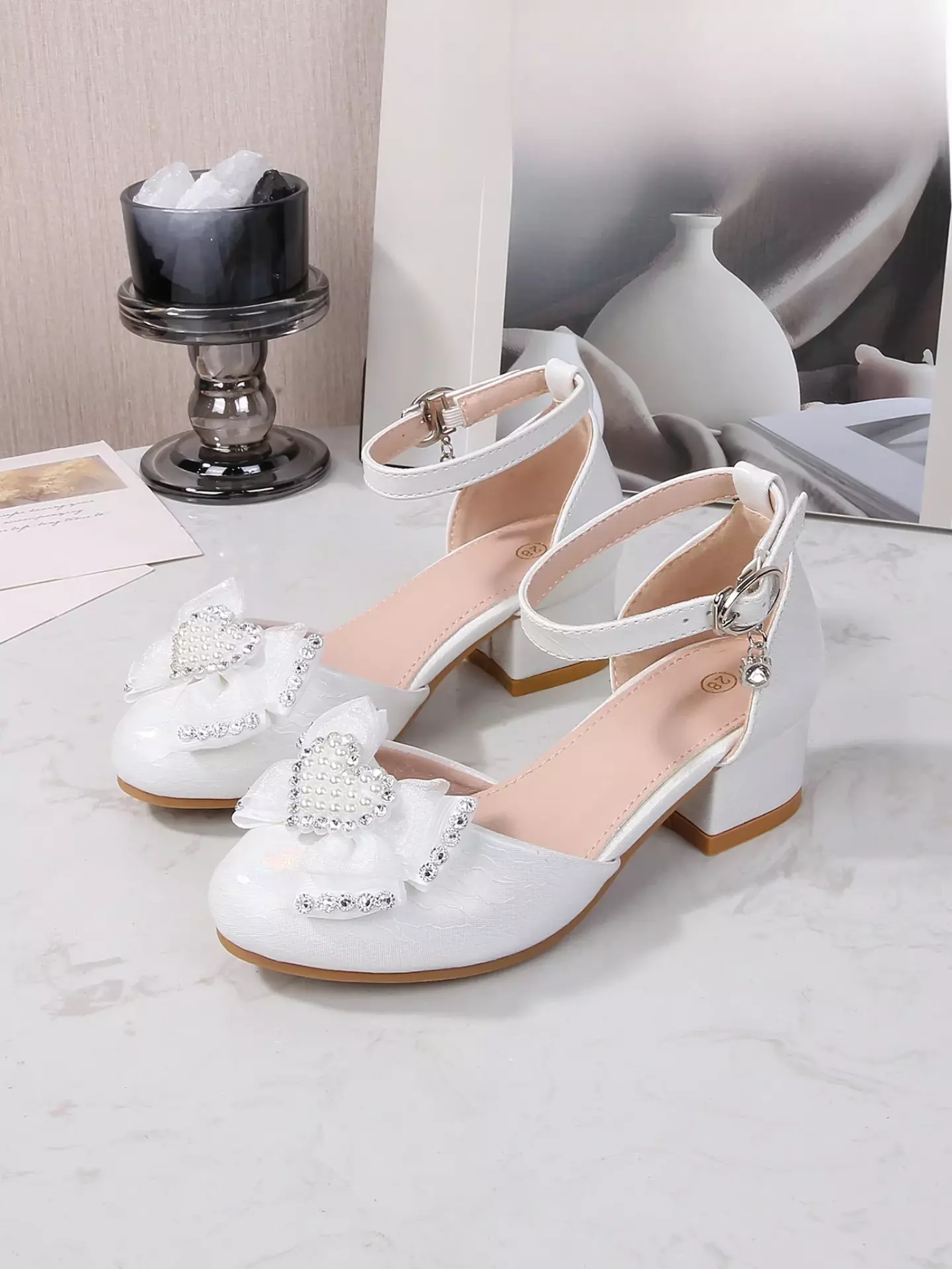Young Girls & Girls White Glaze Ripple Pearl Heart Dress Shoes | Lucys 11697