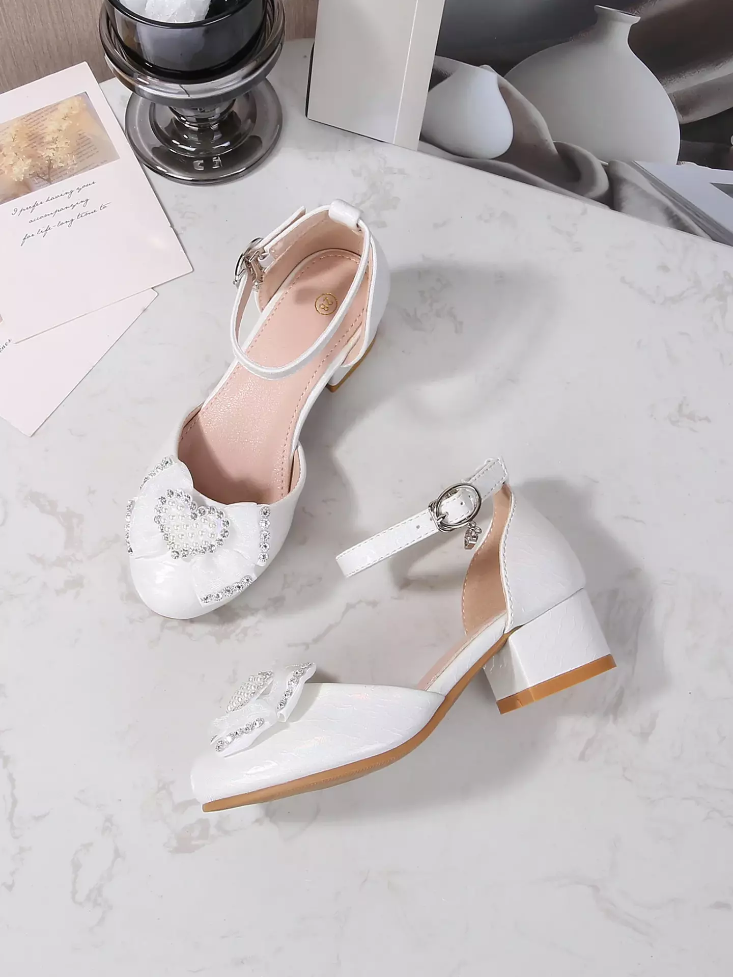 Young Girls & Girls White Glaze Ripple Pearl Heart Dress Shoes | Lucys 11697