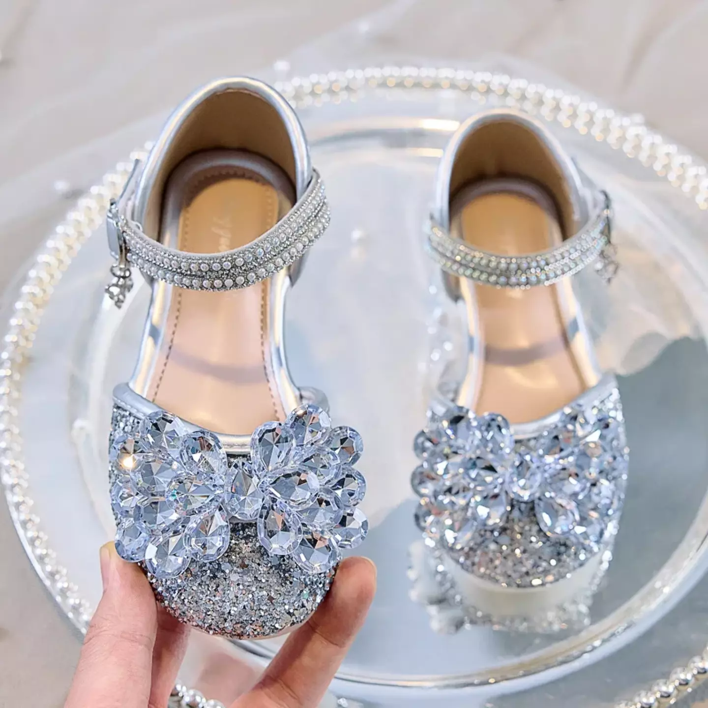Young Girls & Girls Silver Faceted Flower Glitter Dress Shoes | Lucys 11775