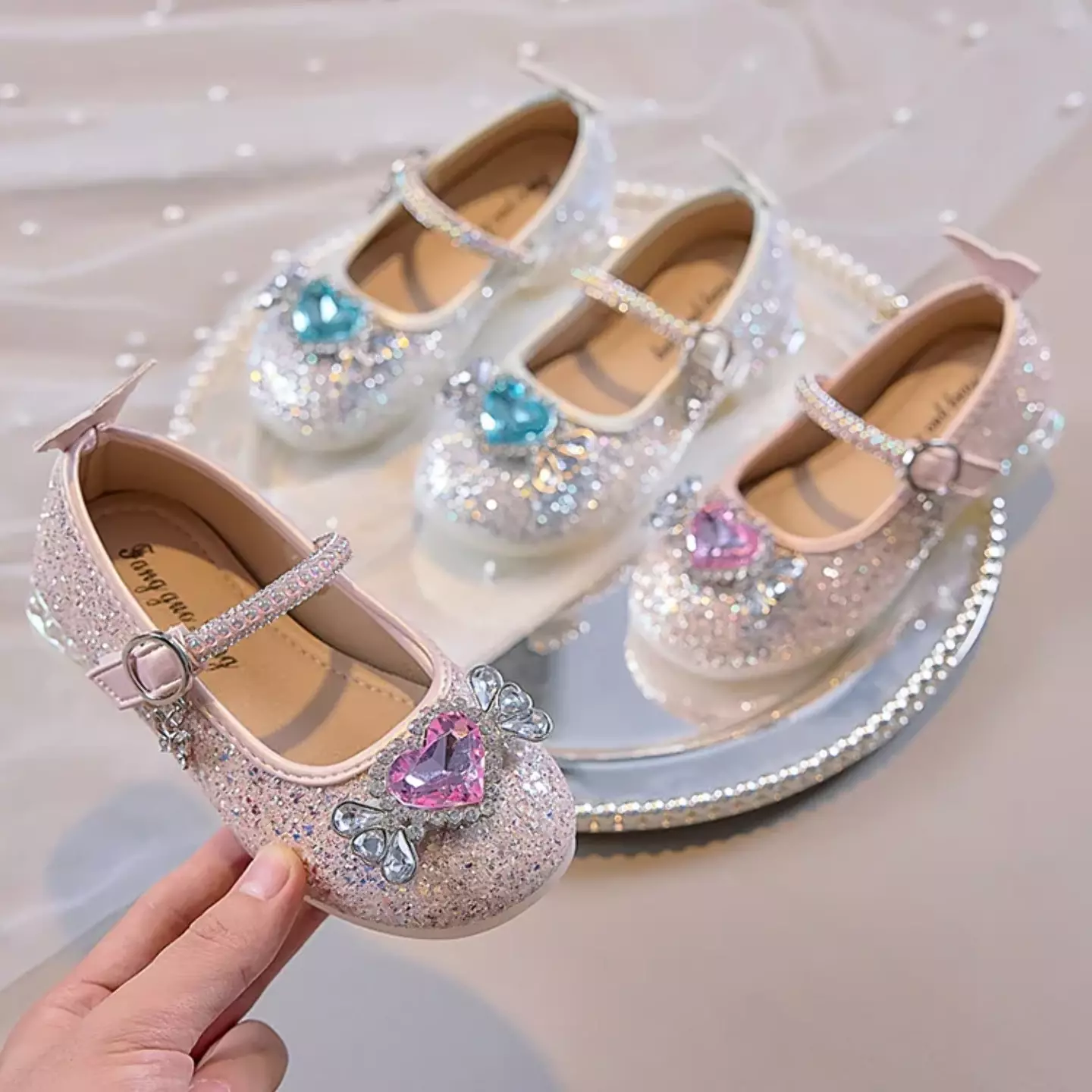 Young Girls & Girls Ivory Heart Gem Glitter Mary Jane Dress Shoes | Lucys 11805