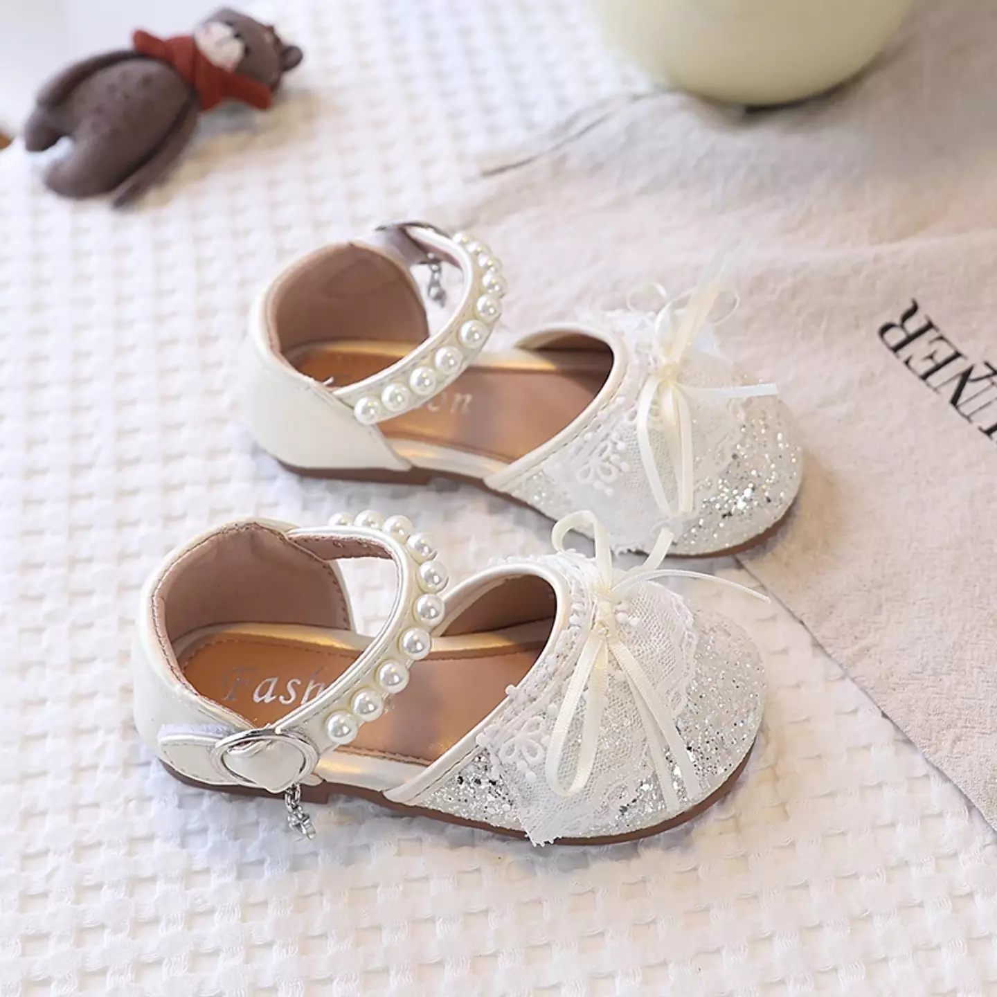 Young Girls & Girls Ivory Pearl Strap Glitter Toe Dress Shoes | Lucys 11821