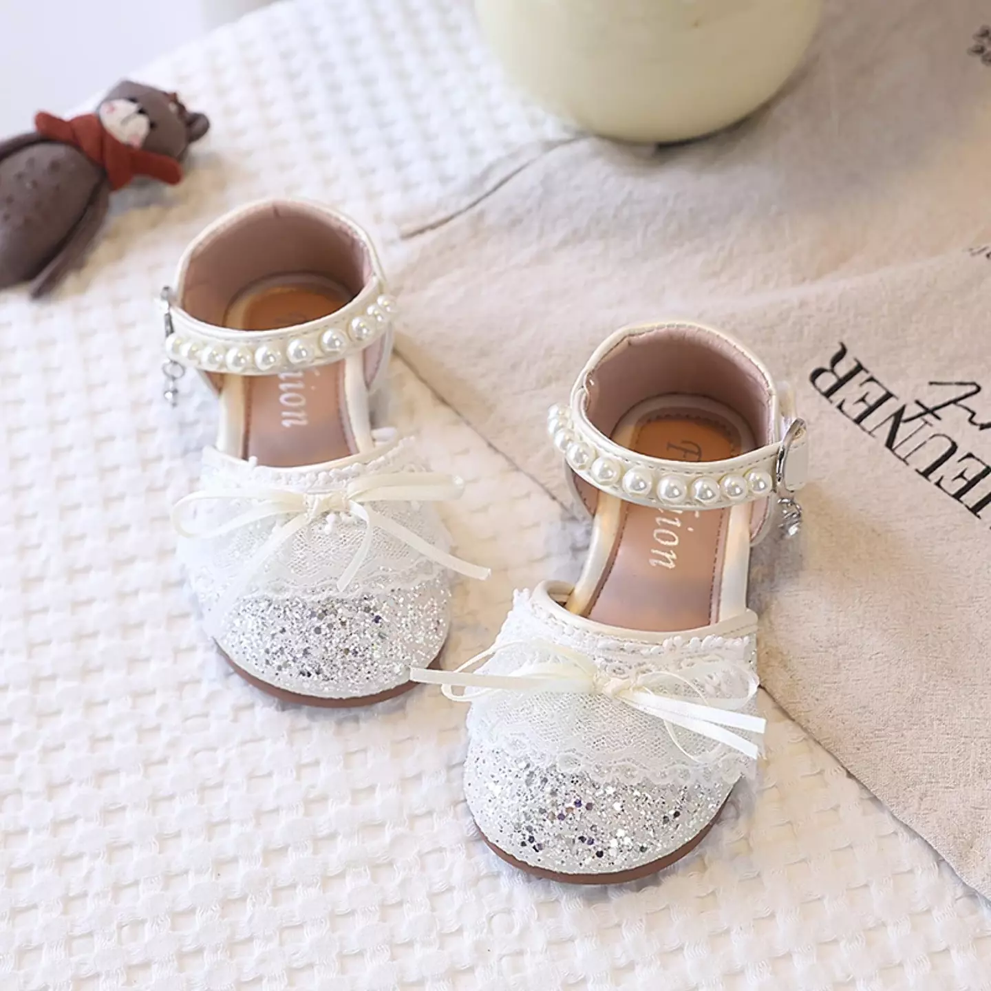 Young Girls & Girls Ivory Pearl Strap Glitter Toe Dress Shoes | Lucys 11821