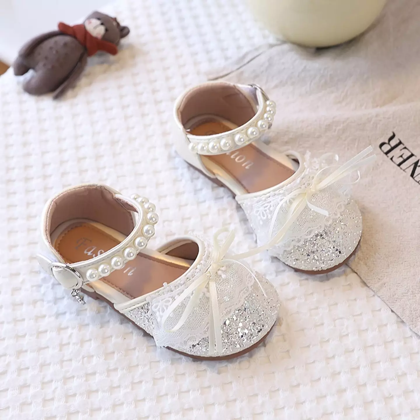 Young Girls & Girls Ivory Pearl Strap Glitter Toe Dress Shoes | Lucys 11821