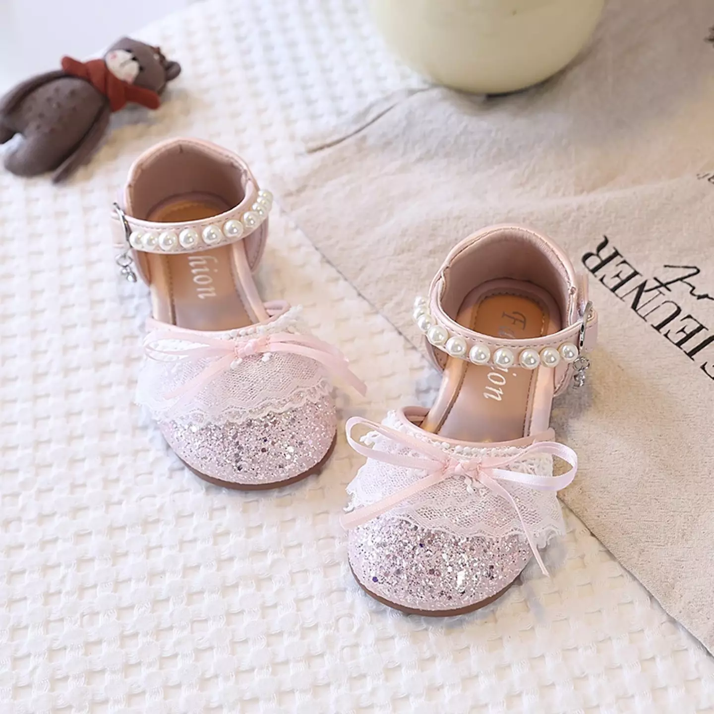 Young Girls & Girls Pink Pearl Strap Glitter Toe Dress Shoes | Lucys 11818