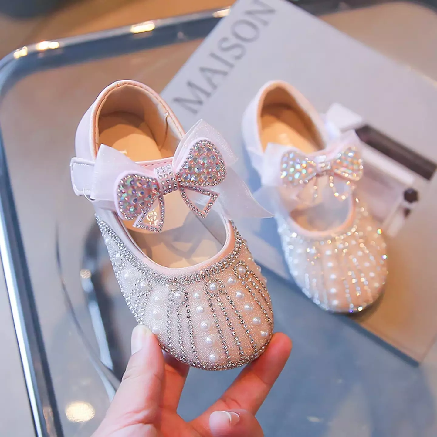 Young Girls & Girls Pink Pearl Fan Crystal Bow Dress Shoes | Lucys 11876