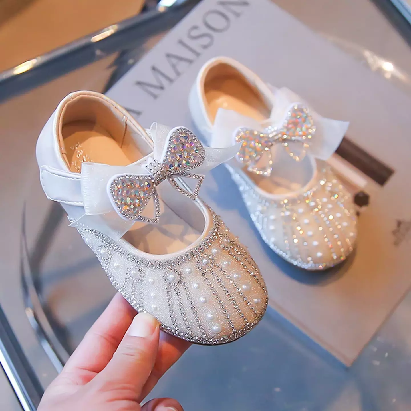 Young Girls & Girls Pink Pearl Fan Crystal Bow Dress Shoes | Lucys 11876