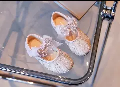 Young Girls & Girls Ivory Pearl Fan Crystal Bow Dress Shoes | Lucys 11877
