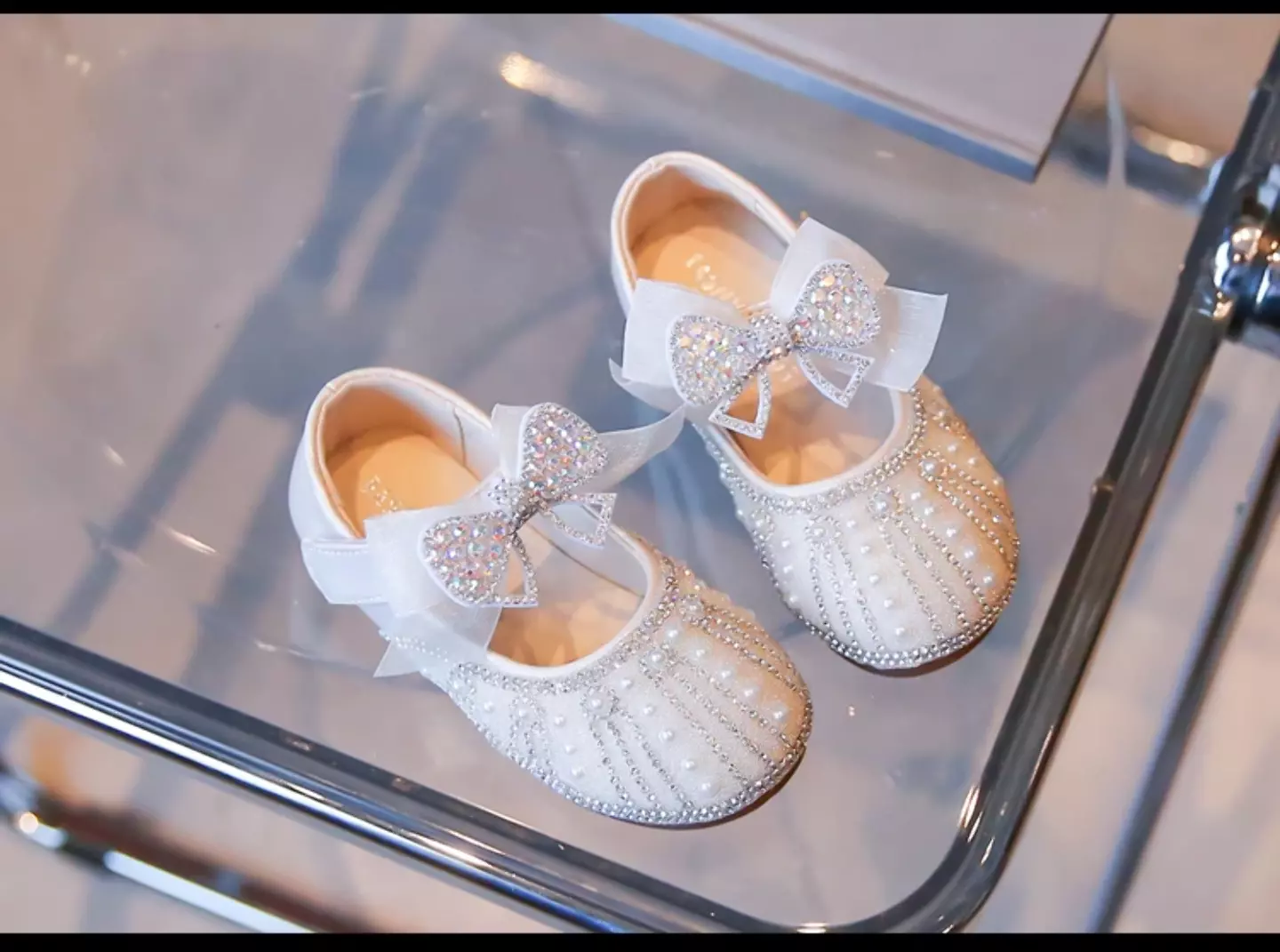 Young Girls & Girls Ivory Pearl Fan Crystal Bow Dress Shoes | Lucys 11877