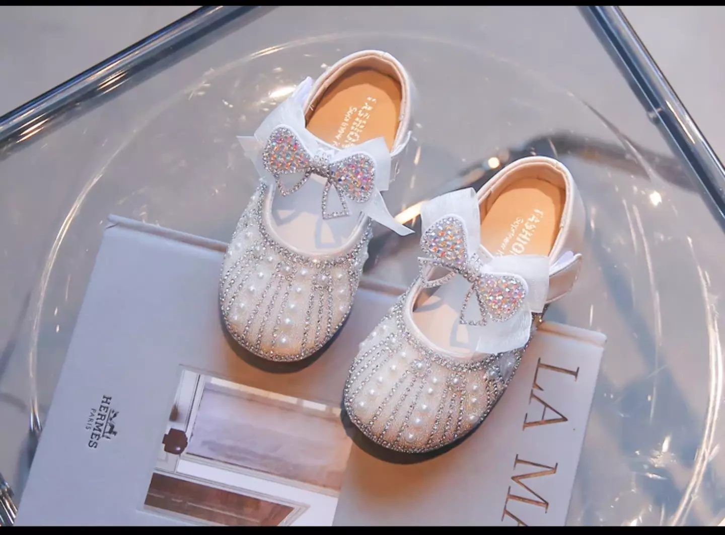 Young Girls & Girls Ivory Pearl Fan Crystal Bow Dress Shoes | Lucys 11877
