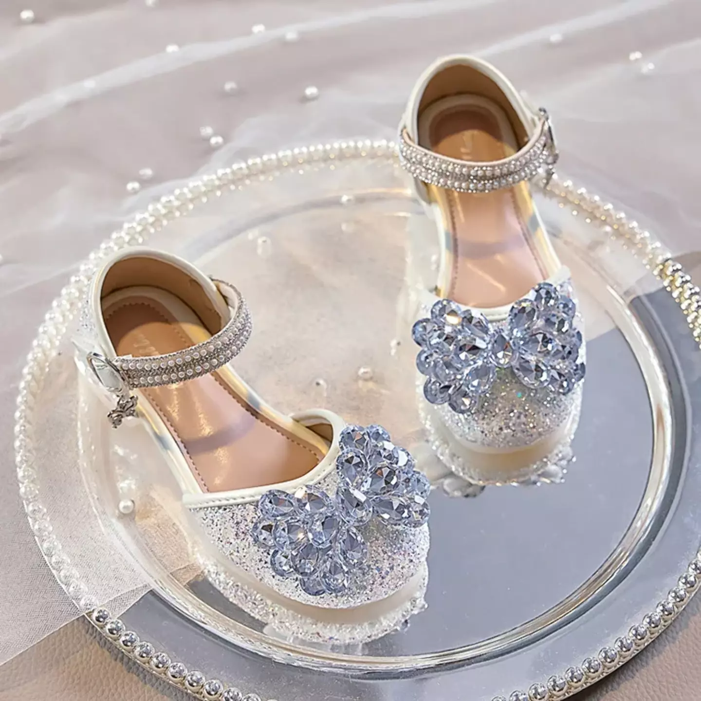 Young Girls & Girls Ivory Faceted Flower Glitter Dress Shoes | Lucys 11772