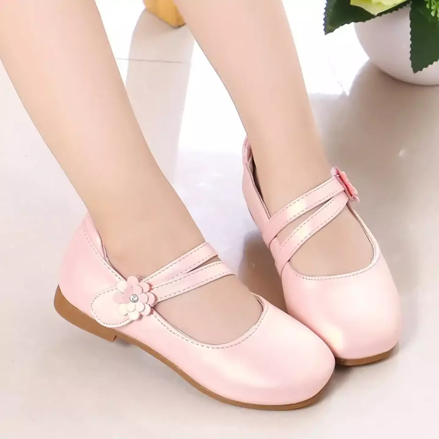 Young Girls & Girls Pink Double Band Flower Mary Jane Shoes | Lucys 12036