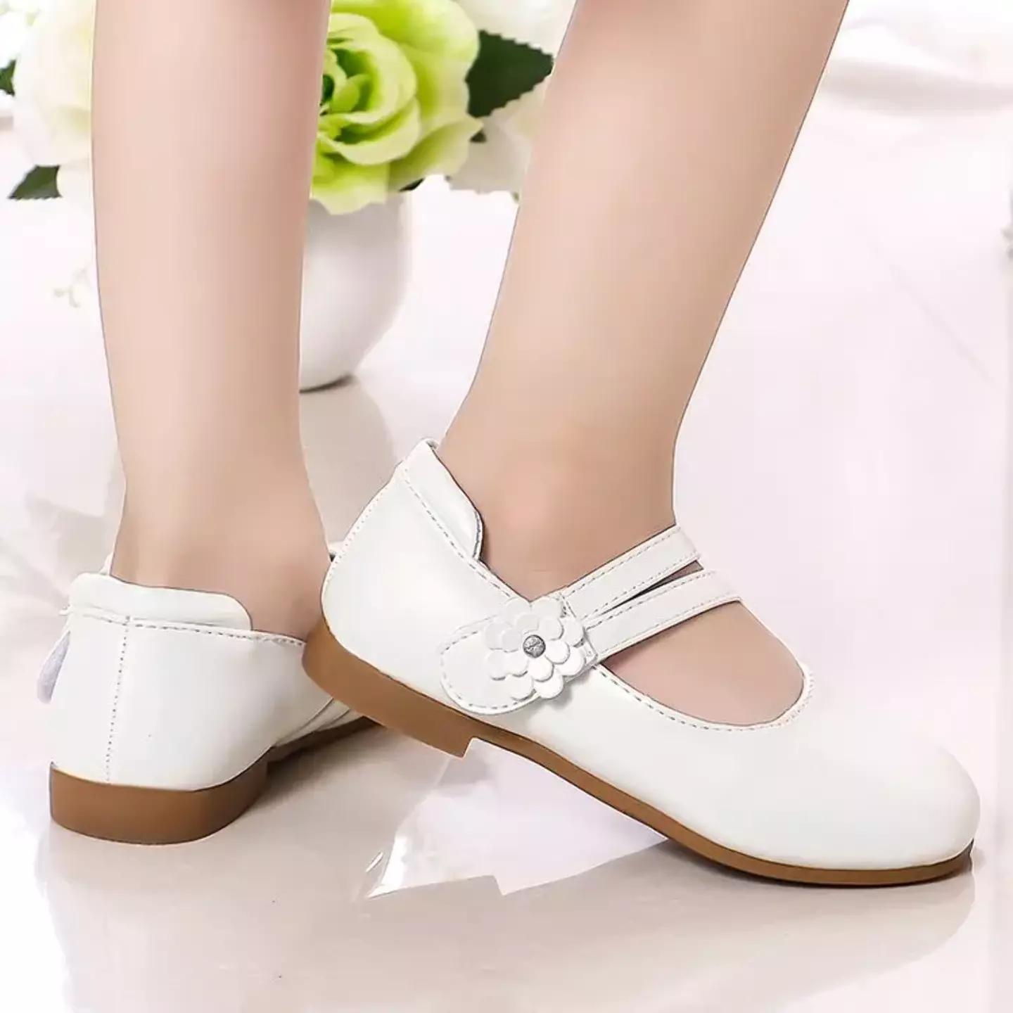 Young Girls & Girls White Double Band Flower Mary Jane Shoes | Lucys 12038
