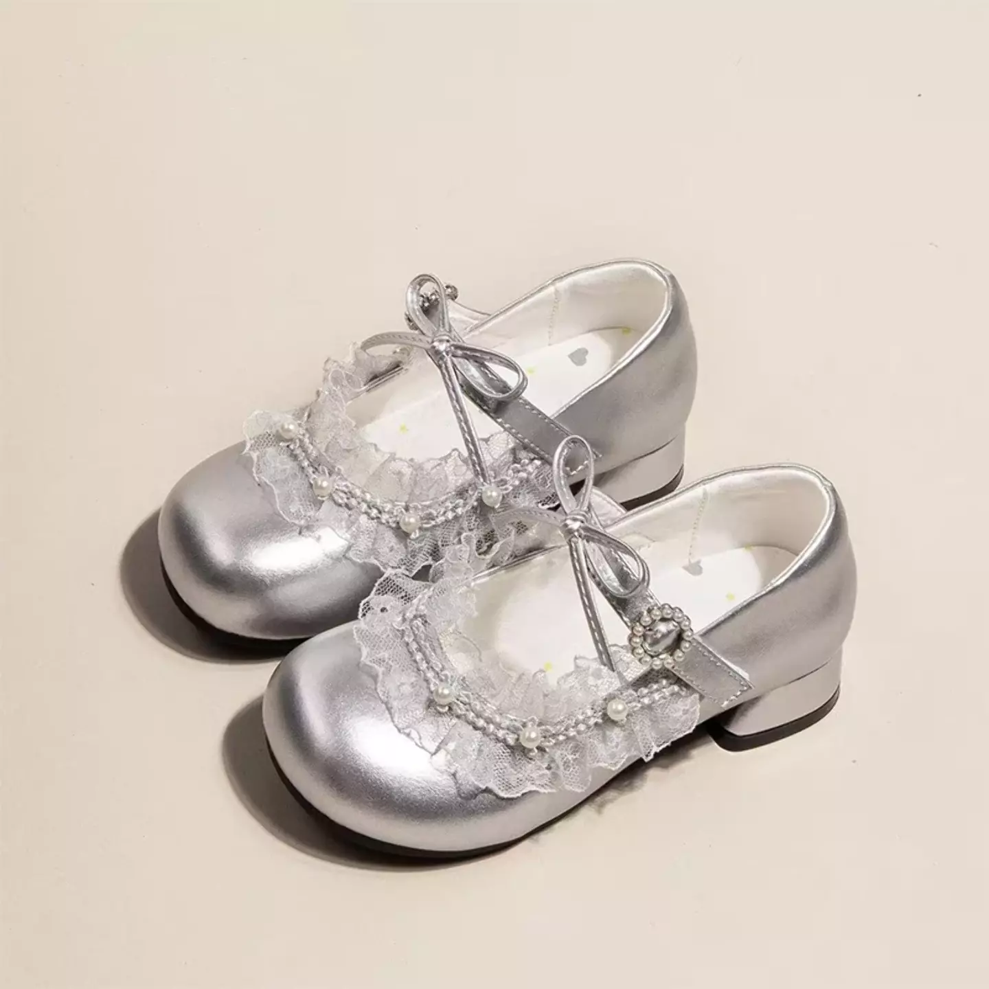 Young Girls & Girls Silver Ruffle Trim Circle Buckle Dress Shoes | Lucys 12050