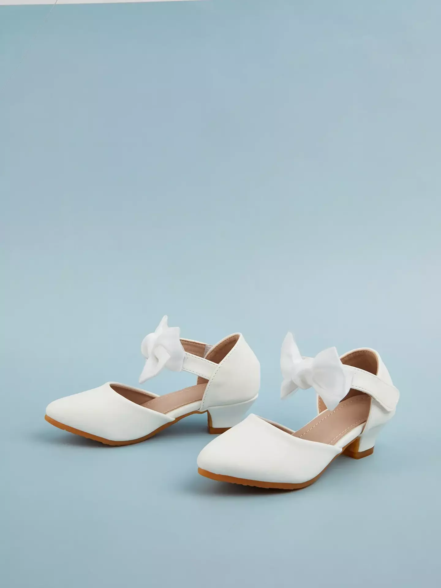 Young Girls & Girls White Layered Loop Bow Low Heel Dress Shoes | Lucys 12081