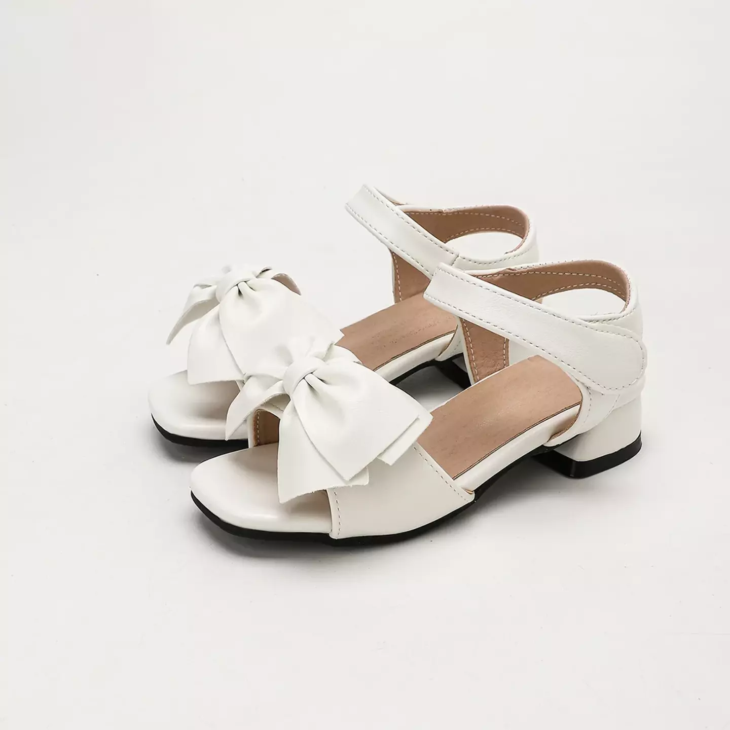 Young Girls & Girls White Gathered Bow Crossover Strap Sandals | Lucys 12136