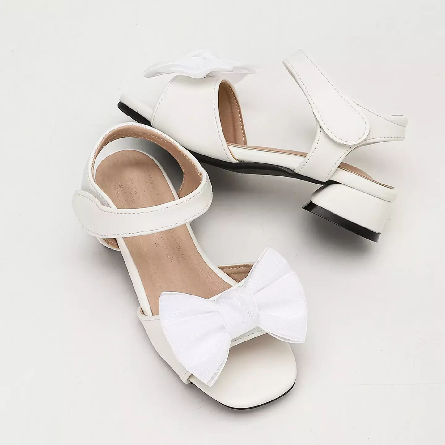 Young Girls & Girls White Textured Butterfly Bow Strap Sandals | Lucys 12144