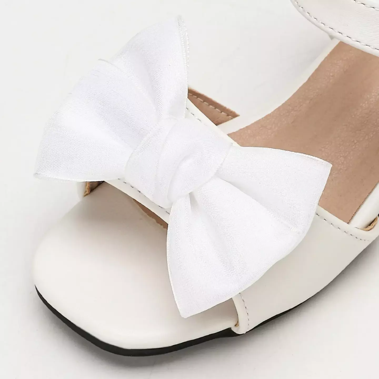 Young Girls & Girls White Textured Butterfly Bow Strap Sandals | Lucys 12144