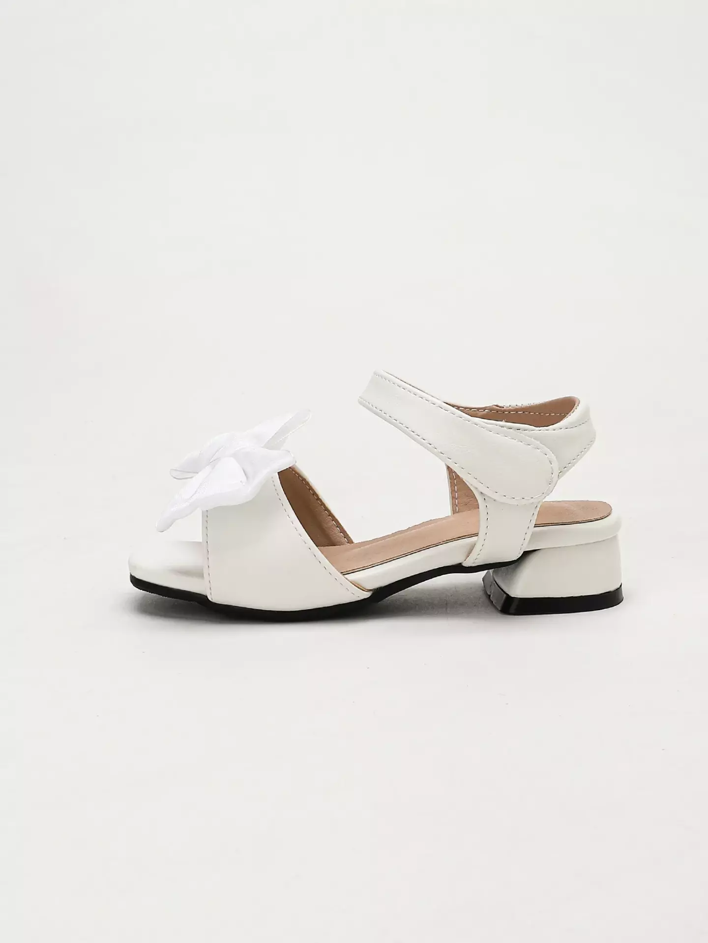 Young Girls & Girls White Textured Butterfly Bow Strap Sandals | Lucys 12144