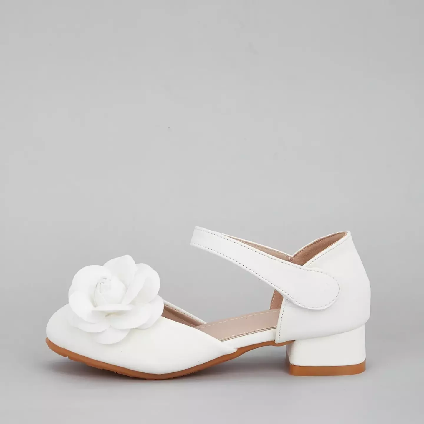 Young Girls & Girls Ivory Rolled Centre Rose Dress Shoes | Lucys 12216