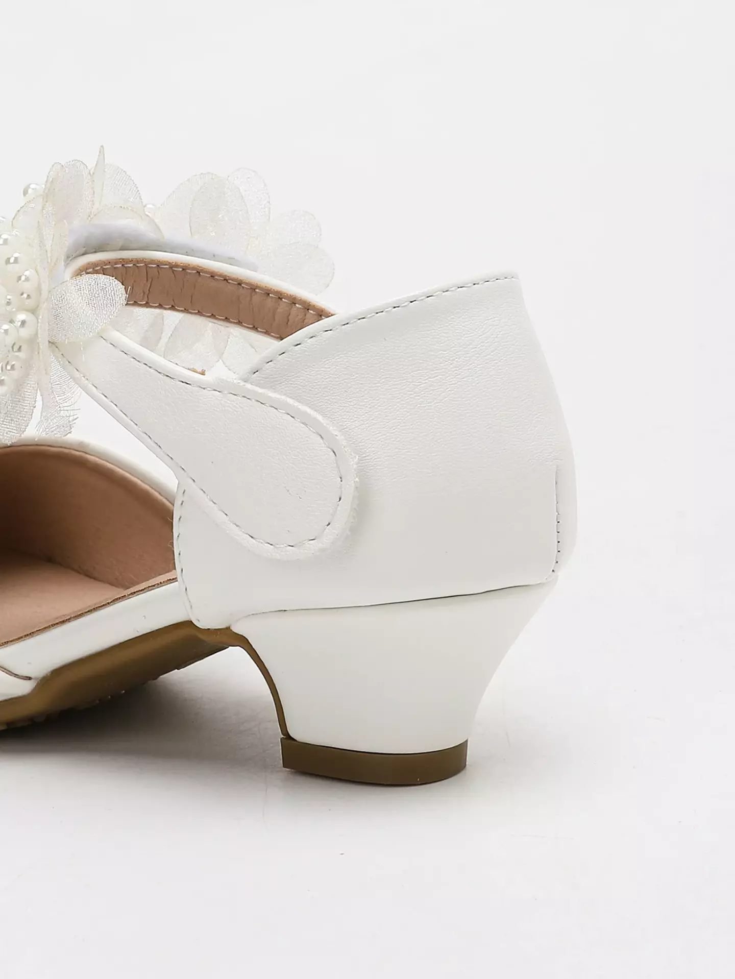 Young Girls & Girls White Flower Strap Curved Heel Dress Shoes | Lucys 12232