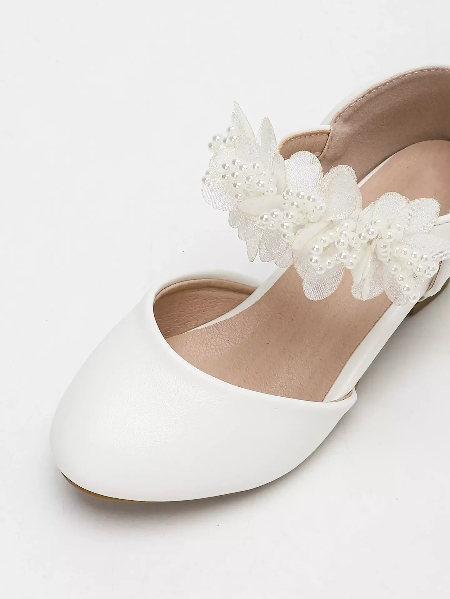 Young Girls & Girls White Flower Strap Curved Heel Dress Shoes | Lucys 12232